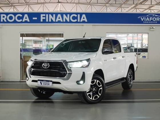TOYOTA HILUX 2.8 D-4D TURBO DIESEL CD SRV 4X4 AUTOMÁTICO
